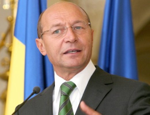 Băsescu le cere politicienilor să nu mai facă presiuni pentru desemnarea premierului